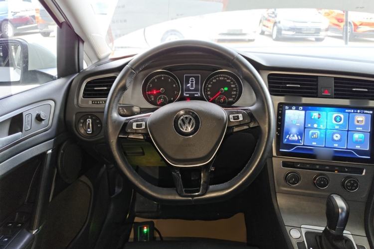 Used Volkswagen Golf 2015 1.4TSI Automatic Luxury Model Steering Wheel