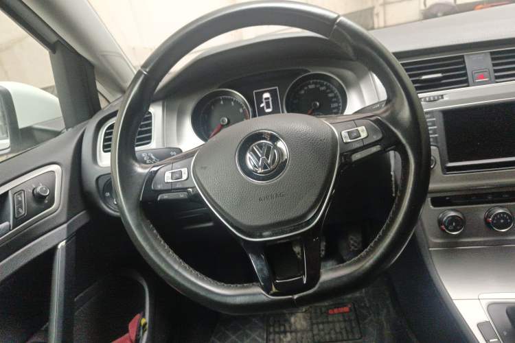 Used Volkswagen Golf 2015 1.4TSI Comfort Travel Edition Steering Wheel