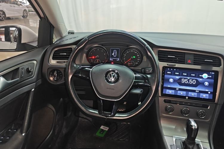 Used Volkswagen Golf 2015 1.2TSI Automatic Comfort Model Steering Wheel