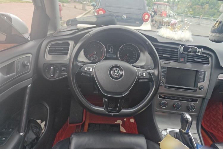 Used Volkswagen Golf 2015 1.4TSI Automatic Luxury Model Steering Wheel