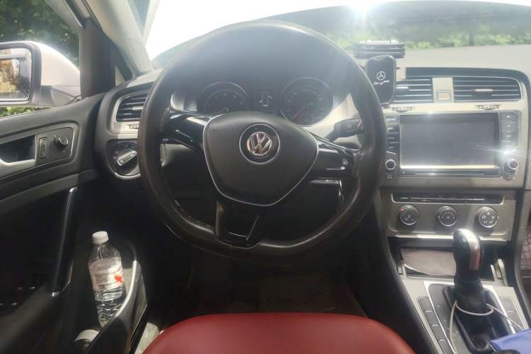 Used Volkswagen Golf 2015 1.6L Automatic Comfort Model Steering Wheel