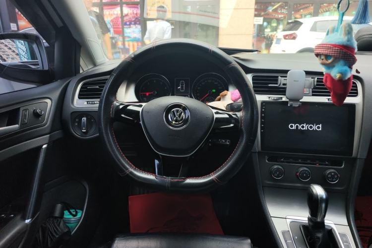 Used Volkswagen Golf 2015 1.6L Automatic Comfort Model Steering Wheel