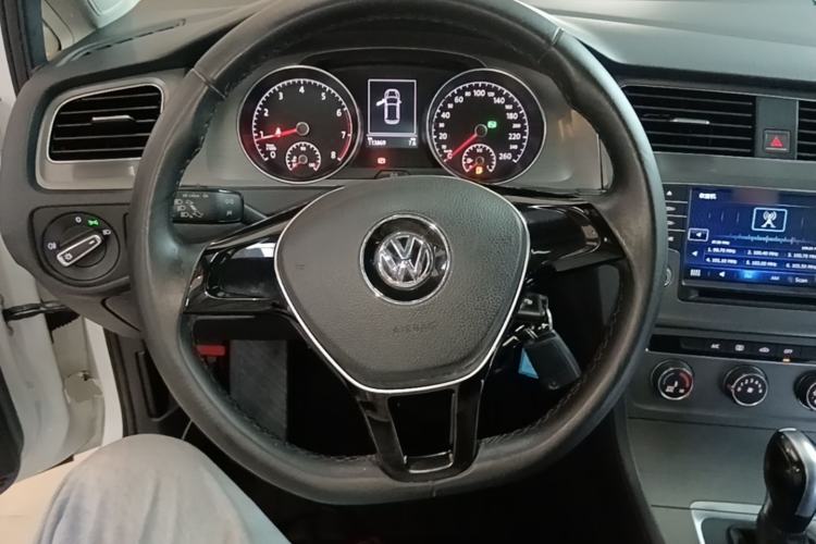Used Volkswagen Golf 2015 1.6L Automatic Comfort Model Steering Wheel