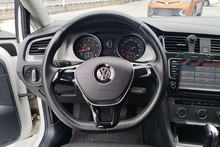 Used Volkswagen Golf 2015 1.6L Automatic Comfort Model Steering Wheel