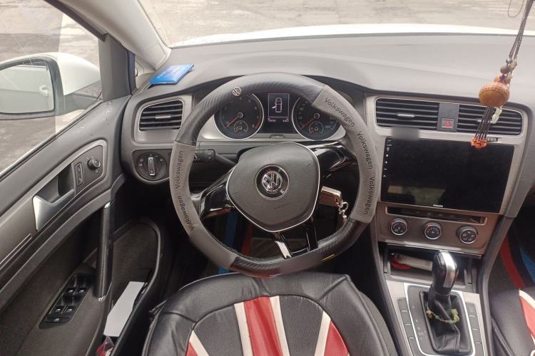 Used Volkswagen Golf 2015 1.6L Automatic Comfort Model Steering Wheel