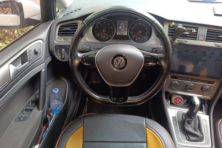 Used Volkswagen Golf 2015 1.6L Automatic Comfort Model Steering Wheel