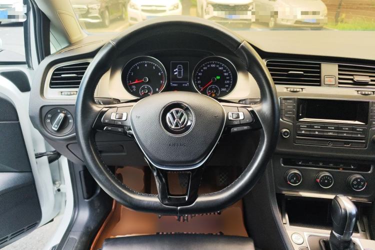 Used Volkswagen Golf 2015 1.4TSI Automatic Luxury Model Steering Wheel