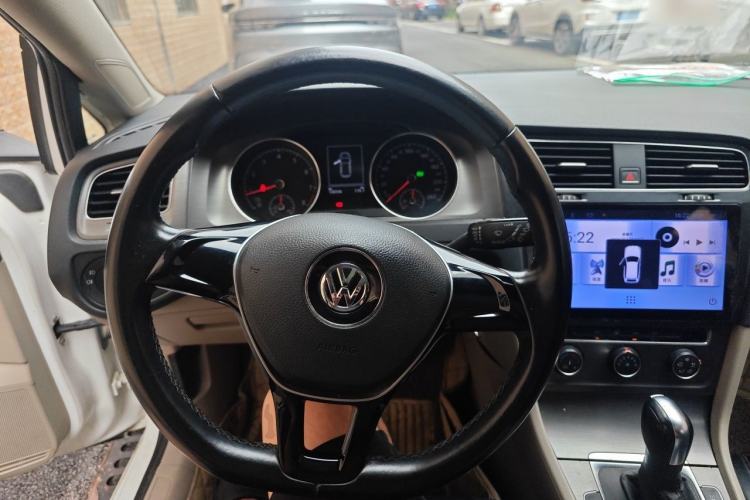 Used Volkswagen Golf 2015 1.6L Automatic Comfort Model Steering Wheel