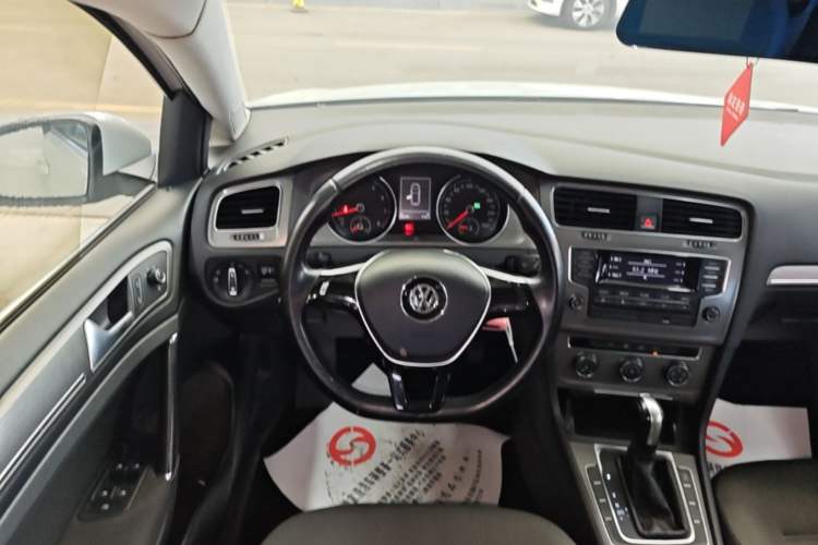 Used Volkswagen Golf 2015 1.6L Automatic Comfort Model Steering Wheel