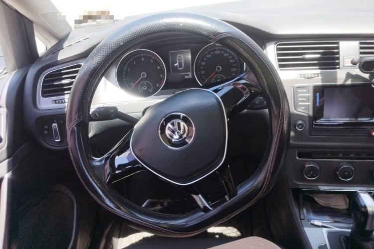 Used Volkswagen Golf 2015 1.4TSI Automatic Comfort Model Steering Wheel