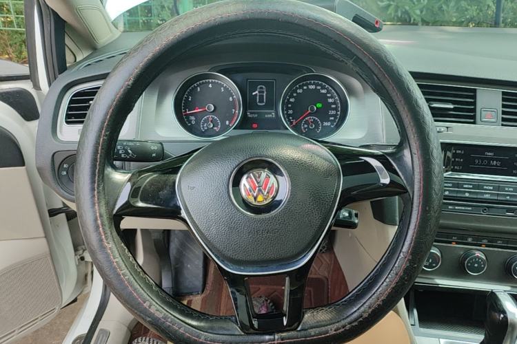 Used Volkswagen Golf 2015 1.4TSI Automatic Comfort Model Steering Wheel