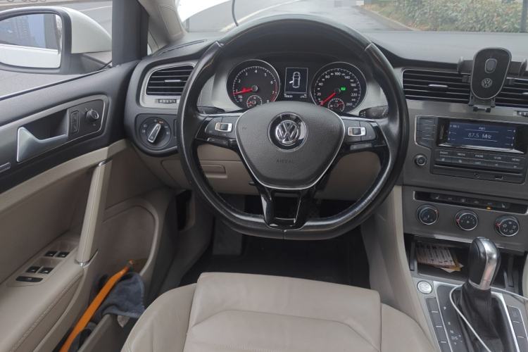 Used Volkswagen Golf 2015 1.4TSI Automatic Luxury Model Steering Wheel