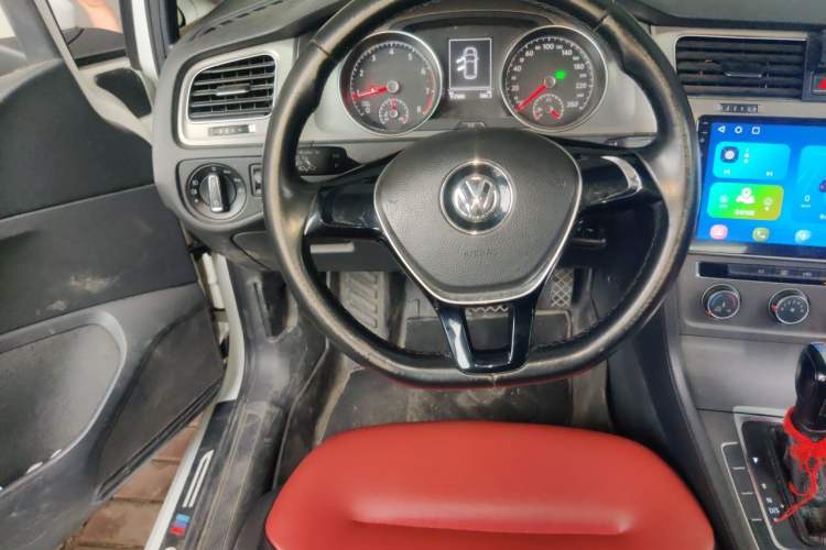 Used Volkswagen Golf 2015 1.4TSI Automatic Comfort Model Steering Wheel