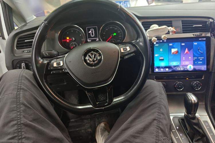 Used Volkswagen Golf 2015 1.4TSI Automatic Luxury Model Steering Wheel