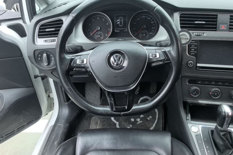 Used Volkswagen Golf 2015 1.4TSI Automatic Luxury Model Steering Wheel