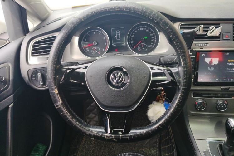 Used Volkswagen Golf 2015 1.6L Automatic Comfort Model Steering Wheel