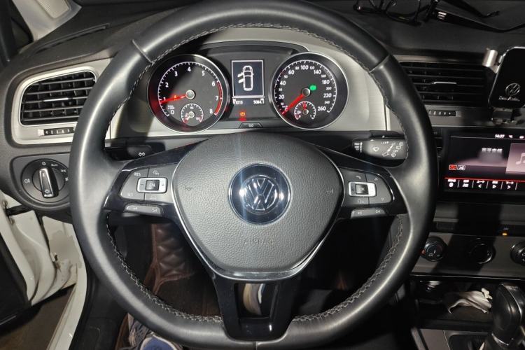 Used Volkswagen Golf 2015 1.4TSI Comfort Travel Edition Steering Wheel