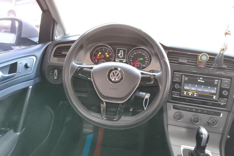 Used Volkswagen Golf 2015 1.4TSI Automatic Comfort Model Steering Wheel