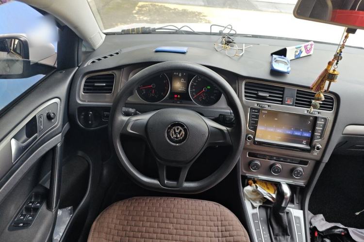 Used Volkswagen Golf 2015 1.6L Automatic Fashion Model Steering Wheel