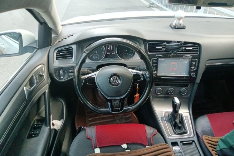 Used Volkswagen Golf 2015 1.4TSI Automatic Comfort Model Steering Wheel