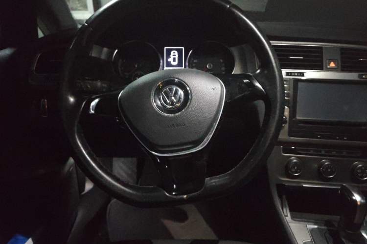 Used Volkswagen Golf 2015 1.6L Automatic Comfort Model Steering Wheel