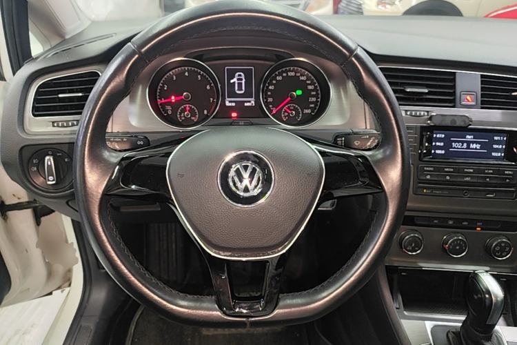 Used Volkswagen Golf 2015 1.4TSI Automatic Comfort Model Steering Wheel