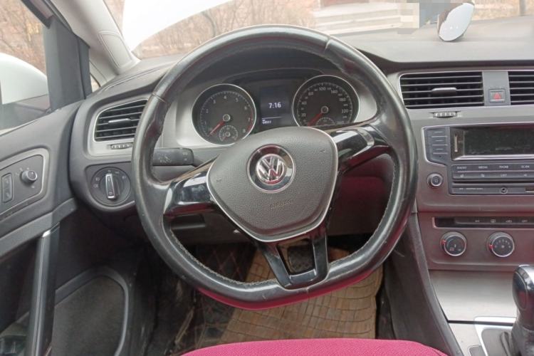 Used Volkswagen Golf 2015 1.6L Automatic Comfort Model Steering Wheel