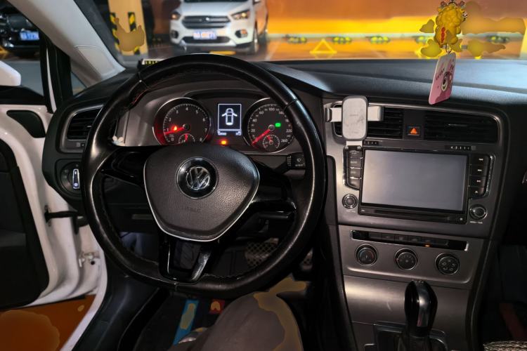 Used Volkswagen Golf 2015 1.4TSI Automatic Comfort Model Steering Wheel