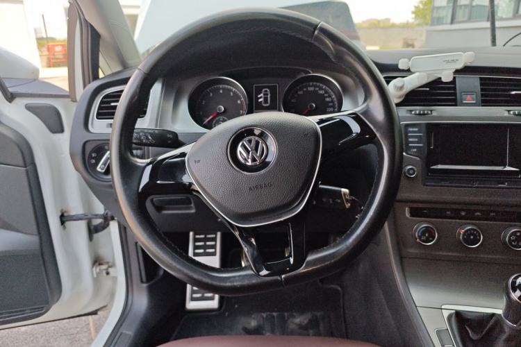 Used Volkswagen Golf 2015 1.4TSI Manual Comfort Model Steering Wheel
