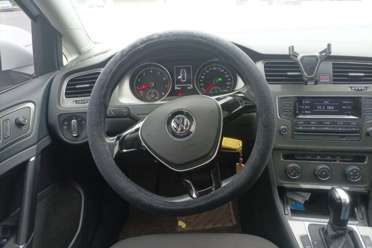 Used Volkswagen Golf 2015 1.6L Automatic Comfort Model Steering Wheel