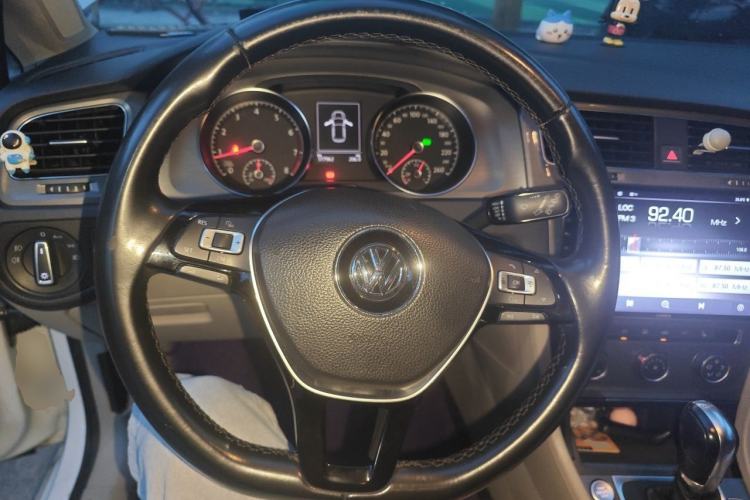 Used Volkswagen Golf 2015 1.4TSI Automatic Luxury Model Steering Wheel