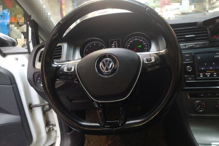 Used Volkswagen Golf 2015 1.4TSI Automatic Luxury Model Steering Wheel