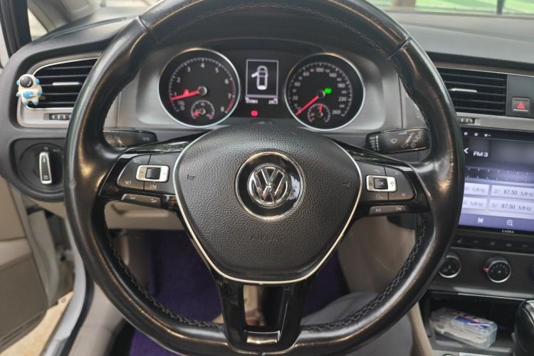 Used Volkswagen Golf 2015 1.4TSI Automatic Luxury Model Steering Wheel