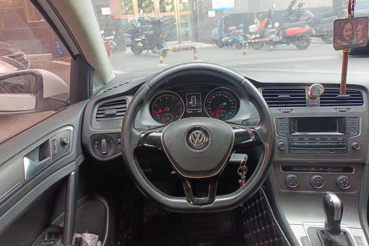 Used Volkswagen Golf 2015 1.4TSI Automatic Comfort Model Steering Wheel