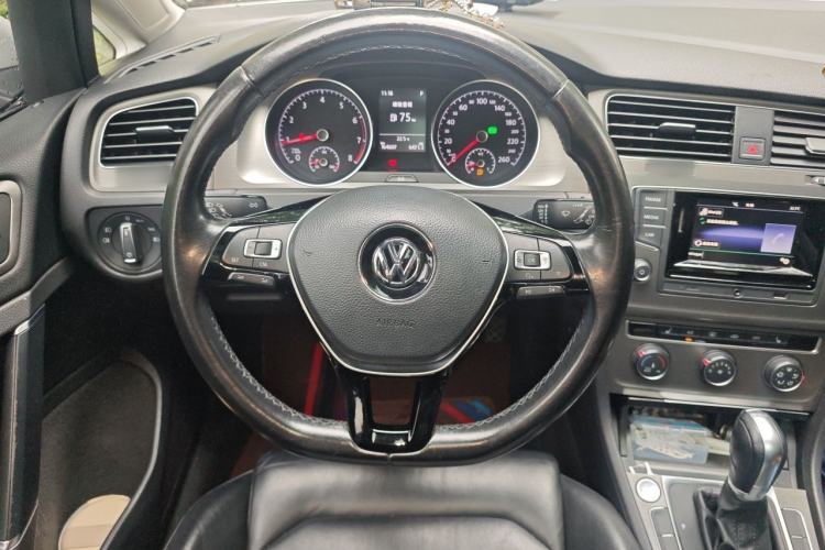 Used Volkswagen Golf 2015 1.4TSI Automatic Luxury Model Steering Wheel