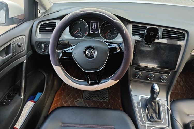 Used Volkswagen Golf 2015 1.4TSI Automatic Comfort Model Steering Wheel