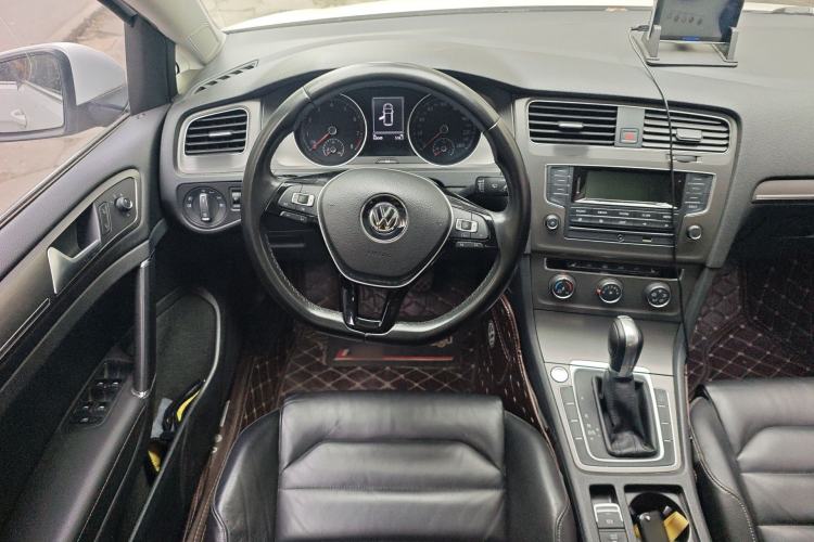 Used Volkswagen Golf 2015 1.4TSI Automatic Luxury Model Steering Wheel