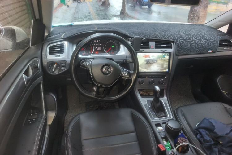 Used Volkswagen Golf 2015 1.6L Automatic Fashion Model Steering Wheel