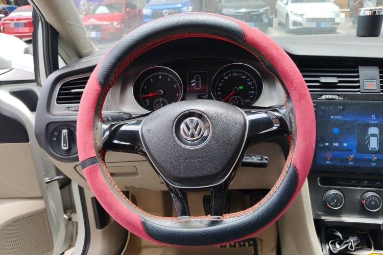 Used Volkswagen Golf 2015 1.6L Automatic Comfort Model Steering Wheel