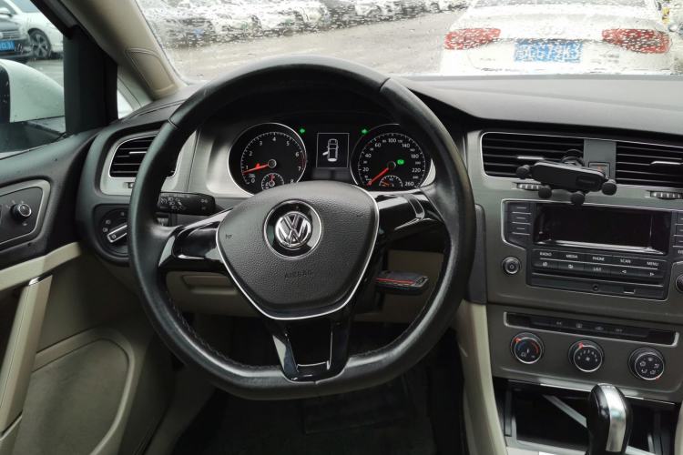 Used Volkswagen Golf 2015 1.4TSI Automatic Comfort Model Steering Wheel