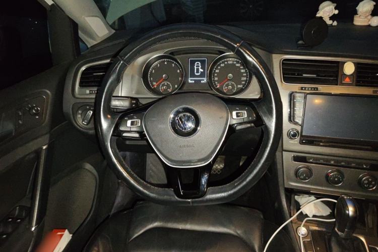 Used Volkswagen Golf 2015 1.4TSI Automatic Luxury Model Steering Wheel