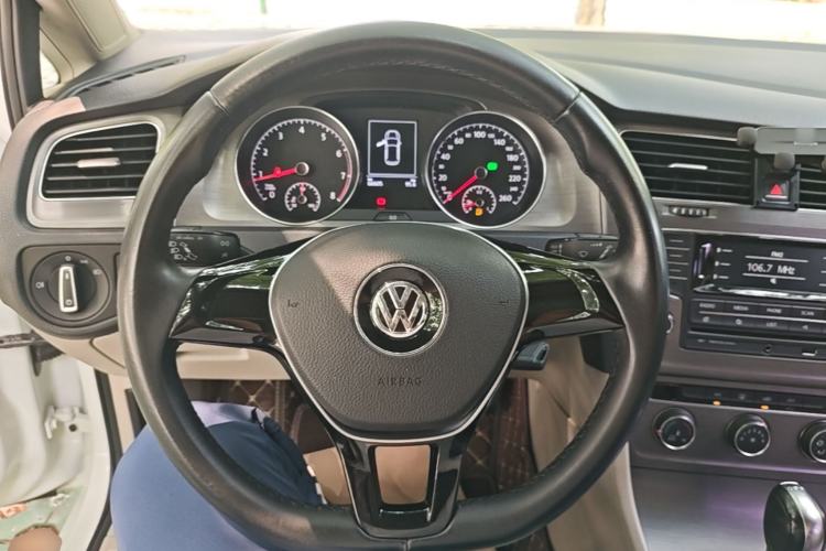 Used Volkswagen Golf 2015 1.4TSI Automatic Comfort Model Steering Wheel
