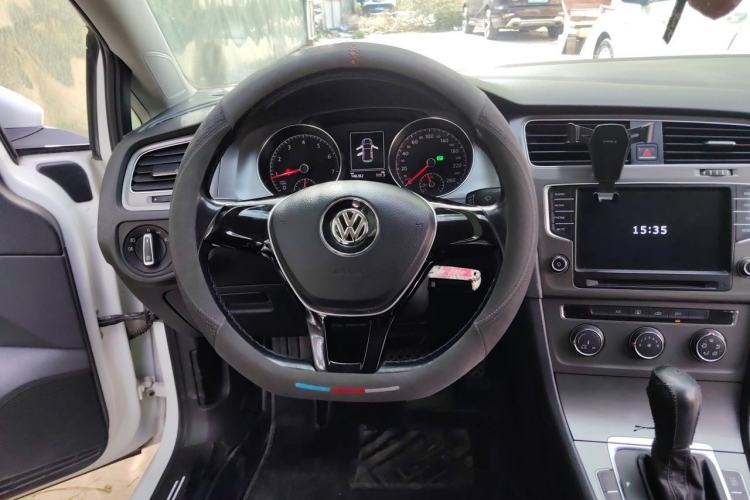 Used Volkswagen Golf 2015 1.6L Automatic Comfort Model Steering Wheel