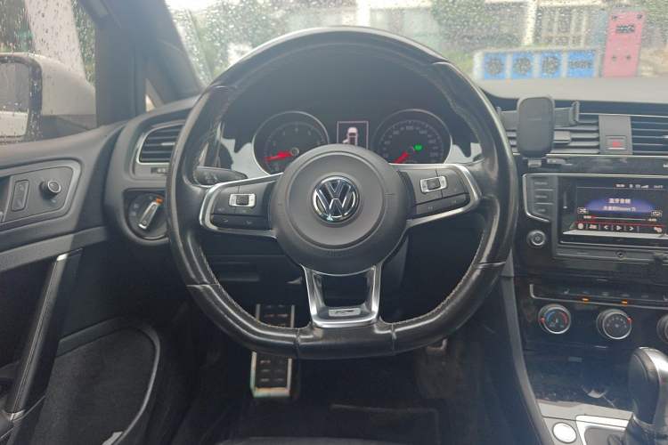 Used Volkswagen Golf 2015 1.4TSI Automatic R-Line Steering Wheel