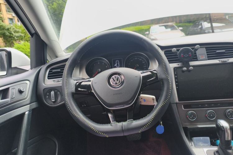 Used Volkswagen Golf 2015 1.6L Automatic Comfort Model Steering Wheel