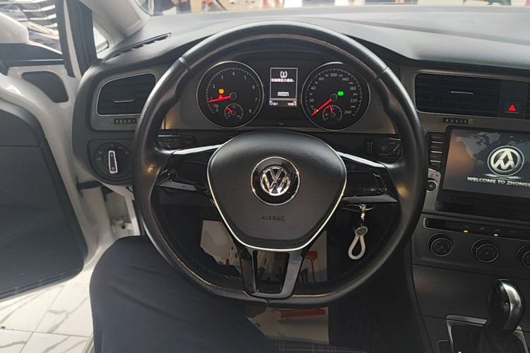 Used Volkswagen Golf 2015 1.6L Automatic Comfort Model Steering Wheel