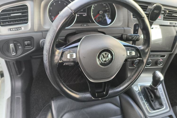 Used Volkswagen Golf 2015 1.4TSI Automatic Luxury Model Steering Wheel