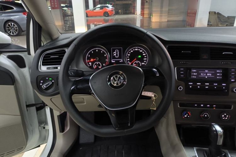 Used Volkswagen Golf 2015 1.6L Automatic Comfort Model Steering Wheel