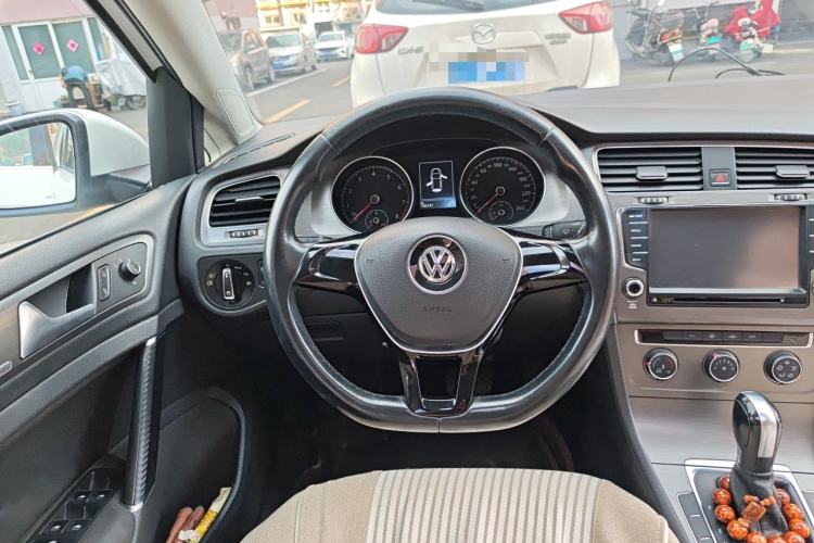 Used Volkswagen Golf 2015 1.6L Automatic Comfort Model Steering Wheel