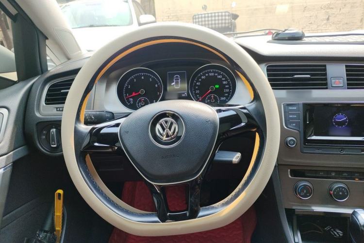 Used Volkswagen Golf 2015 1.4TSI Automatic Comfort Model Steering Wheel